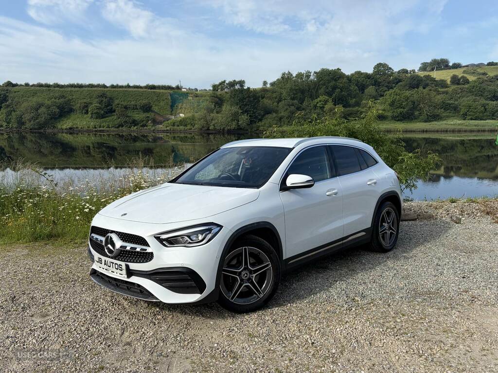 Mercedes-Benz GLA Class Gla 200D Amg Line Executive White #2