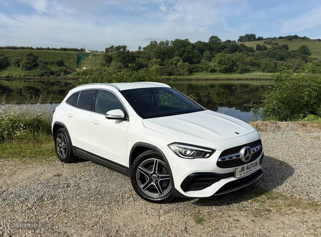 Mercedes-Benz GLA Class Gla 200D Amg Line Executive White
