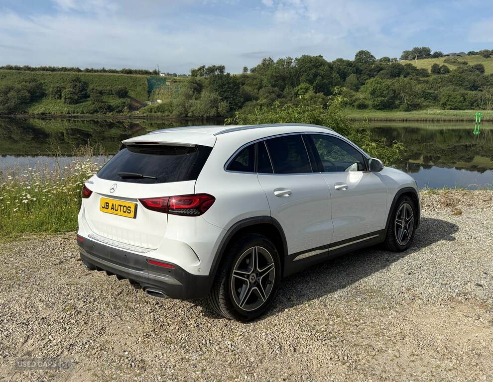 Mercedes-Benz GLA Class Gla 200D Amg Line Executive White #3