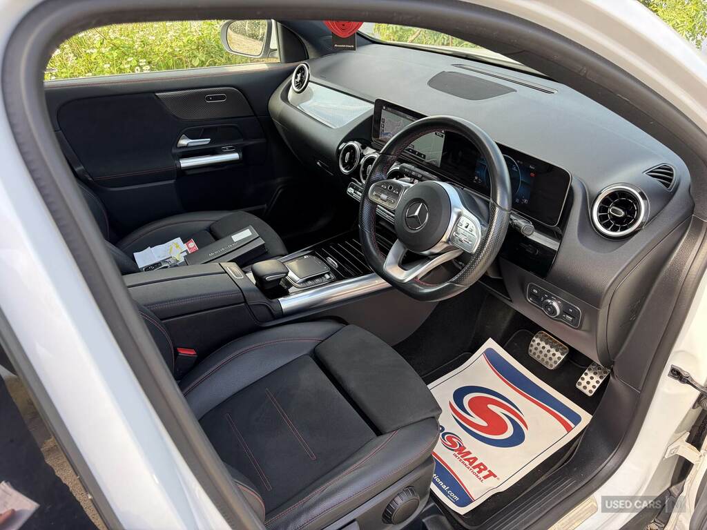 Mercedes-Benz GLA Class Gla 200D Amg Line Executive White #4