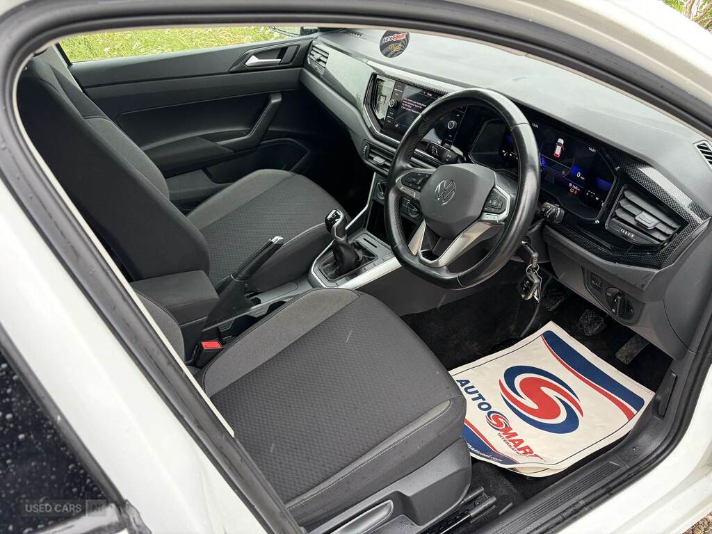Volkswagen Polo 1.0 Life YE73XXZ White #3