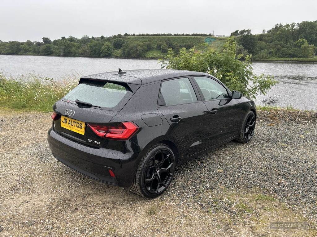 Audi A1 30 Tfsi 110 Technik SA22PZN Black #5