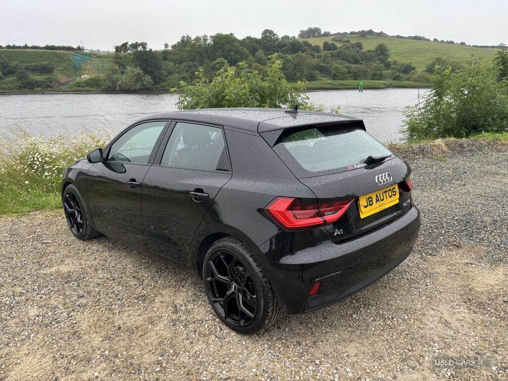 Audi A1 30 Tfsi 110 Technik SA22PZN Black #2