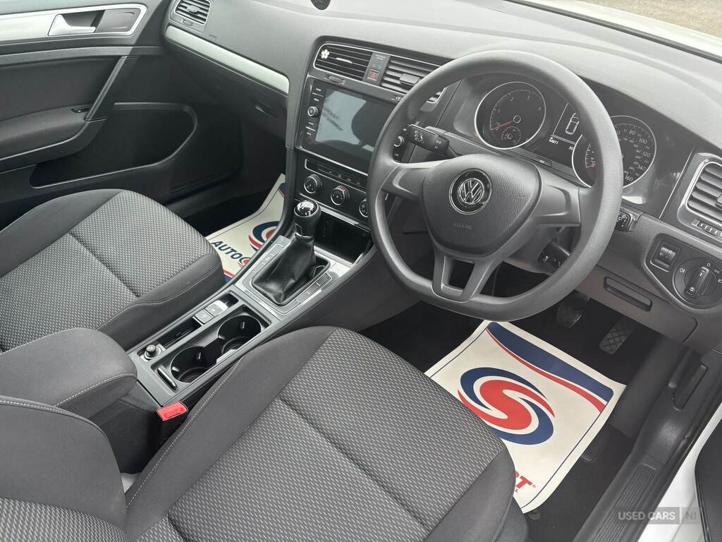 Volkswagen Golf 1.6 Tdi S GD17DDU White #4