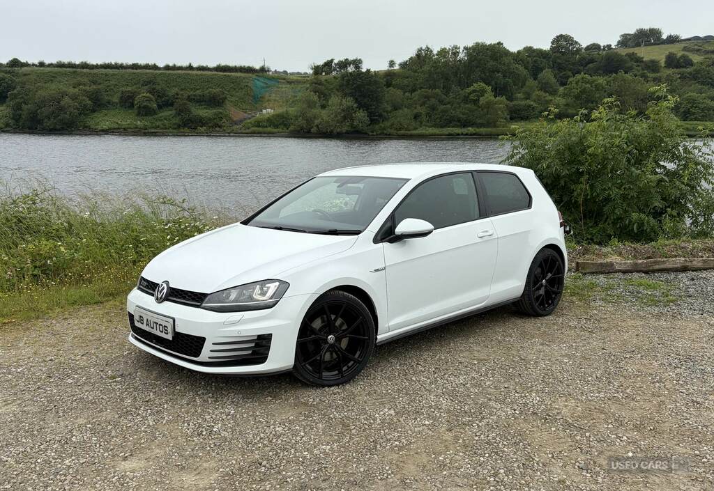 Volkswagen Golf 2.0 Tdi Gtd XRZ8007 White #2
