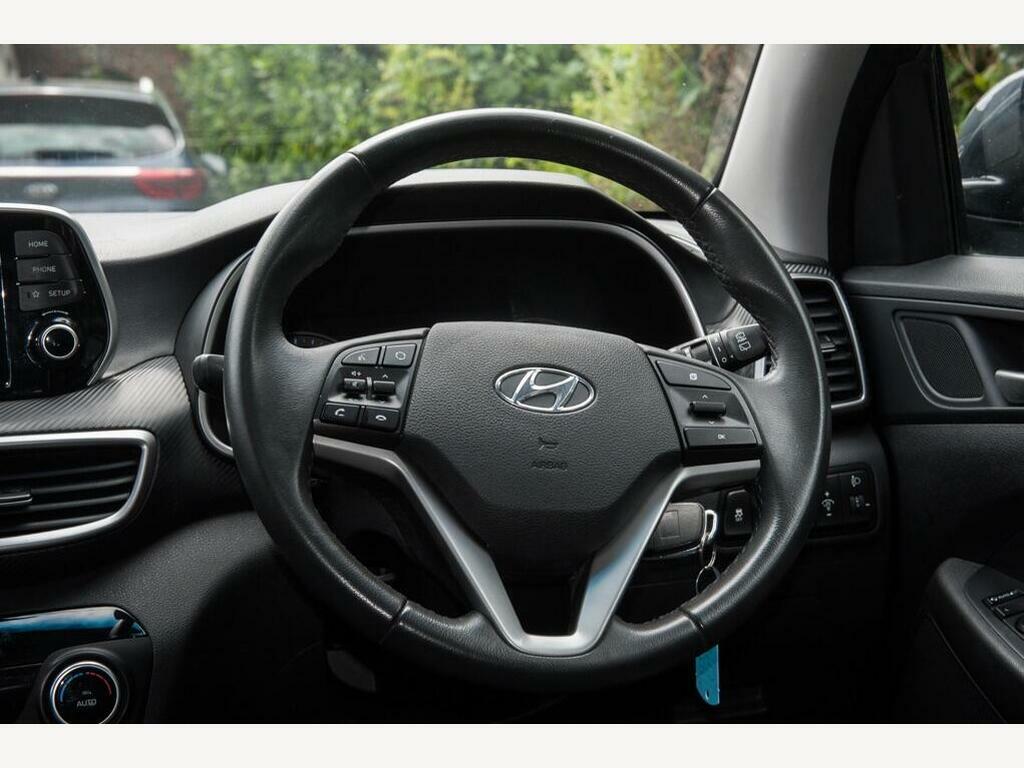 Hyundai Tucson T-gdi Se Nav White #25