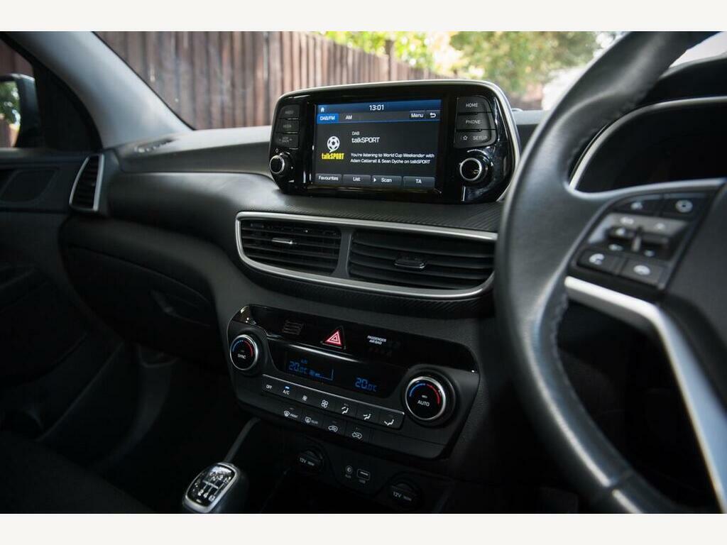 Hyundai Tucson T-gdi Se Nav White #15