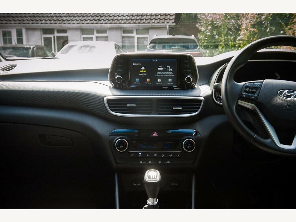 Hyundai Tucson T-gdi Se Nav White #13