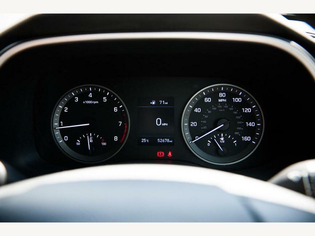 Hyundai Tucson T-gdi Se Nav White #23