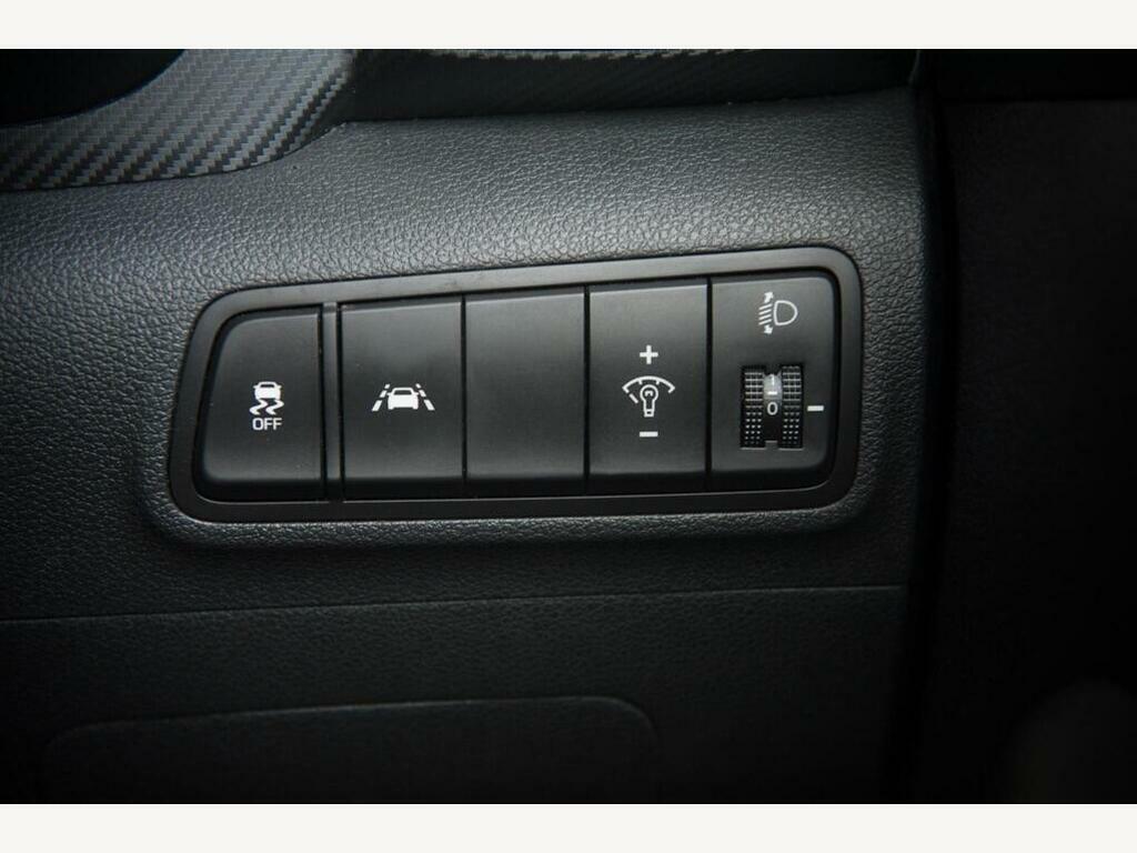 Hyundai Tucson T-gdi Se Nav White #28