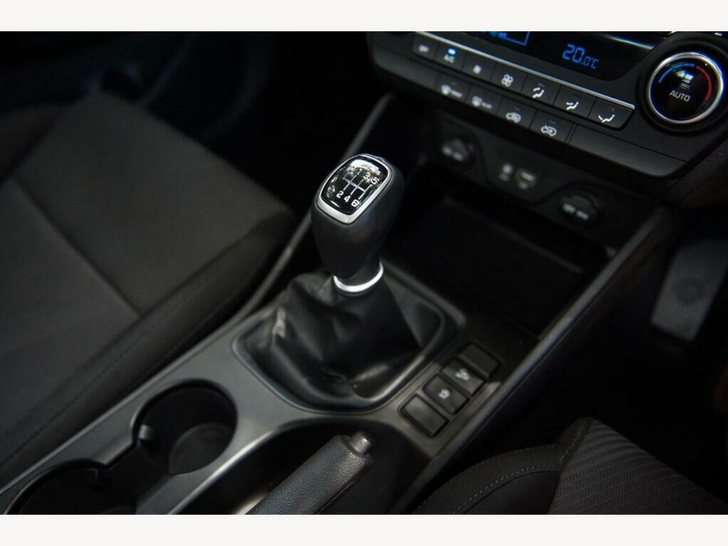Hyundai Tucson T-gdi Se Nav White #20
