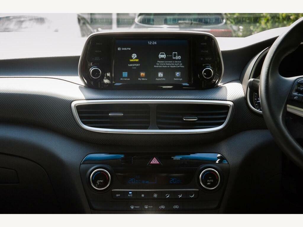 Hyundai Tucson T-gdi Se Nav White #14