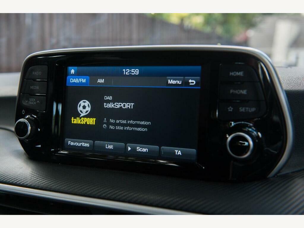 Hyundai Tucson T-gdi Se Nav White #17