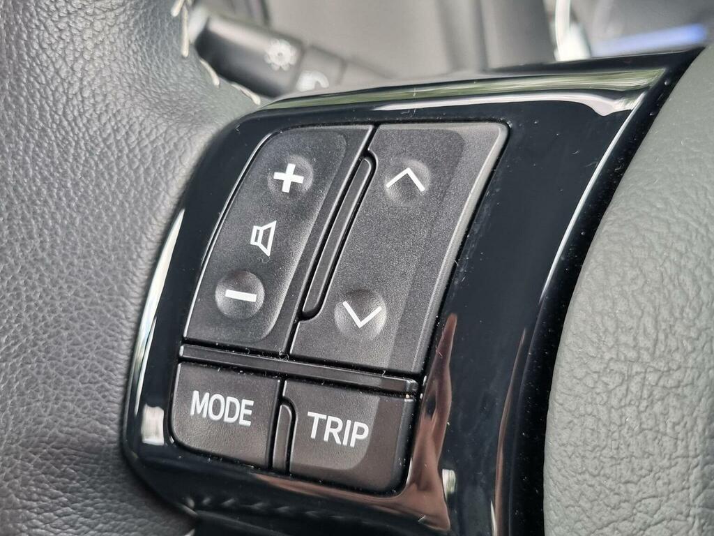 Toyota Yaris Hatchback 1.5 Vvt-i Icon Euro 6 201968 MT68DNF Black #2