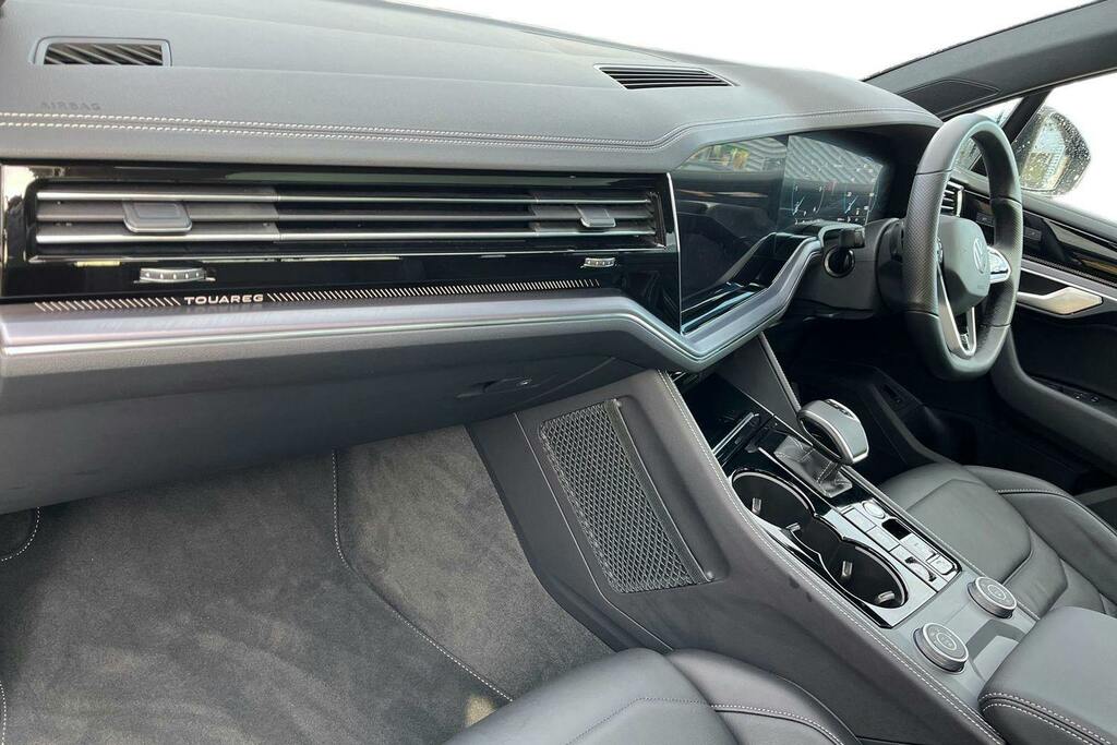 Volkswagen Touareg 3.0 Tdi V6 Black Edition Suv Tiptronic GJ25PPV Black #2