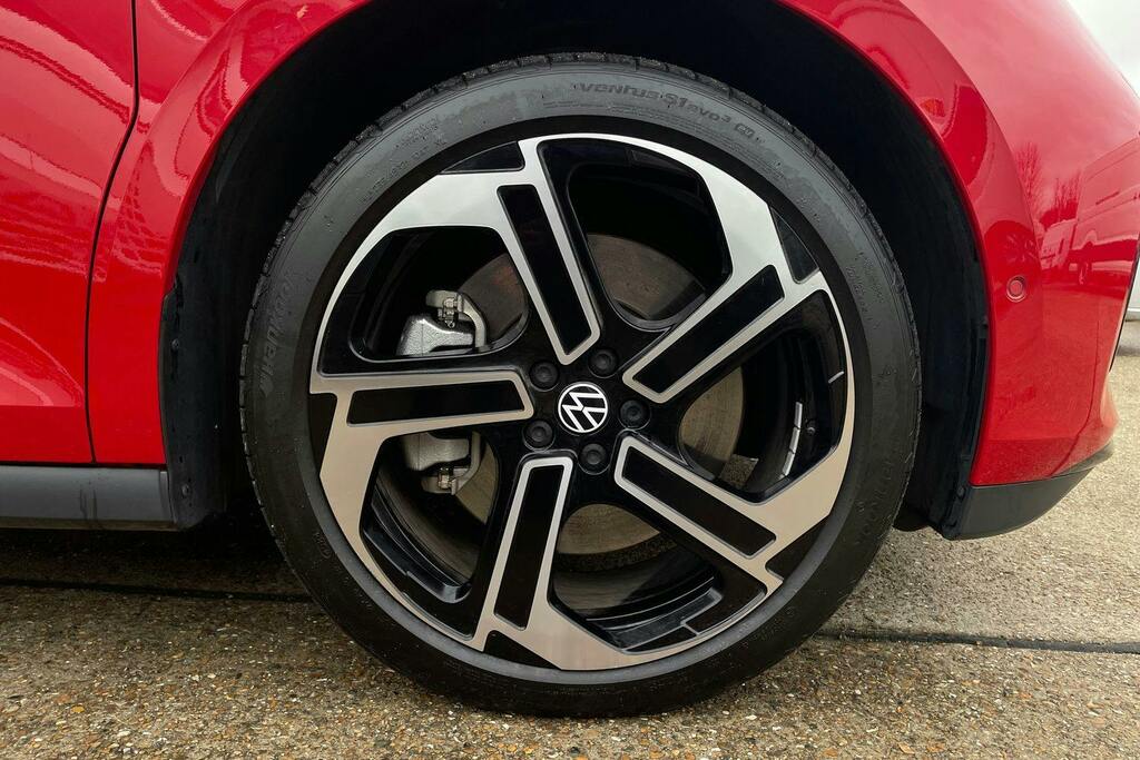 Volkswagen ID.Buzz Pro 86Kwh Gtx Mpv 4Motion GF25DVB Red #5