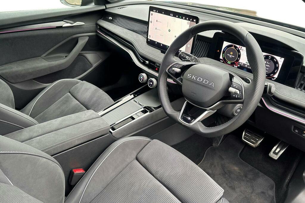 Skoda Superb 1.5 Tsi Iv 25.7Kwh Sportline Estate Plu GY75TKN Black #6