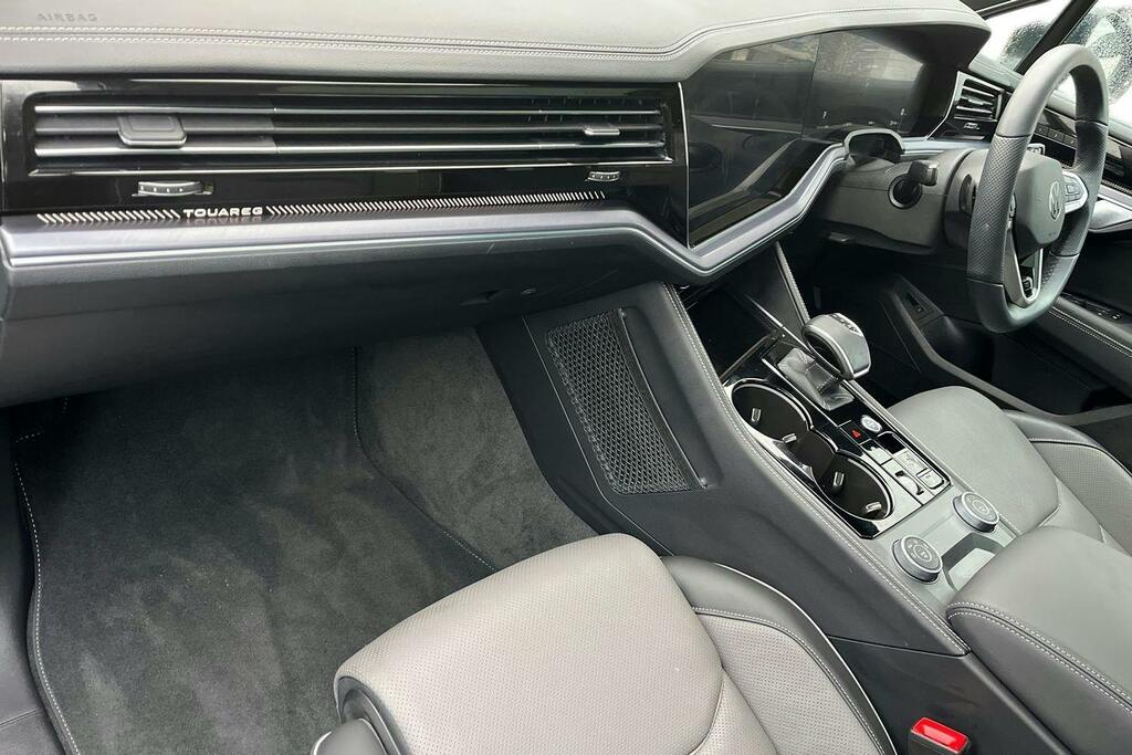 Volkswagen Touareg 3.0 Tdi V6 Black Edition Suv Tiptronic GF25FVL Black #2