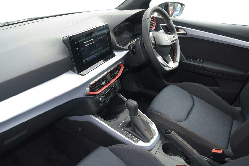 Seat Arona 1.0 Tsi Fr Suv Dsg KM75LTN Black #2