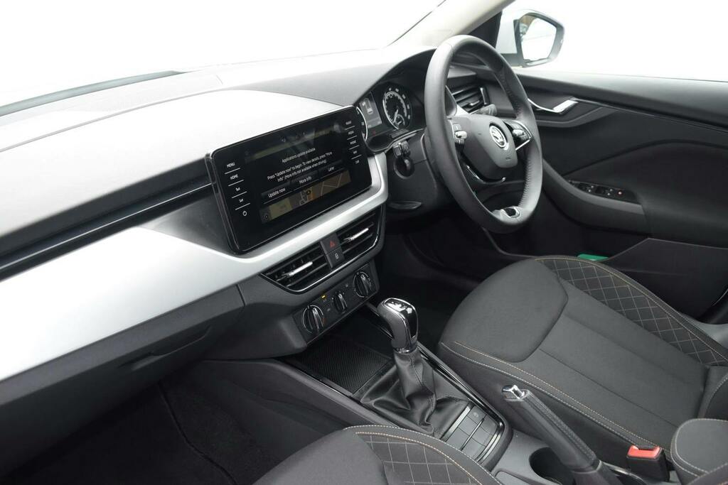 Skoda Kamiq 1.0 Tsi Se Drive Suv Dsg BP73YUD White #2