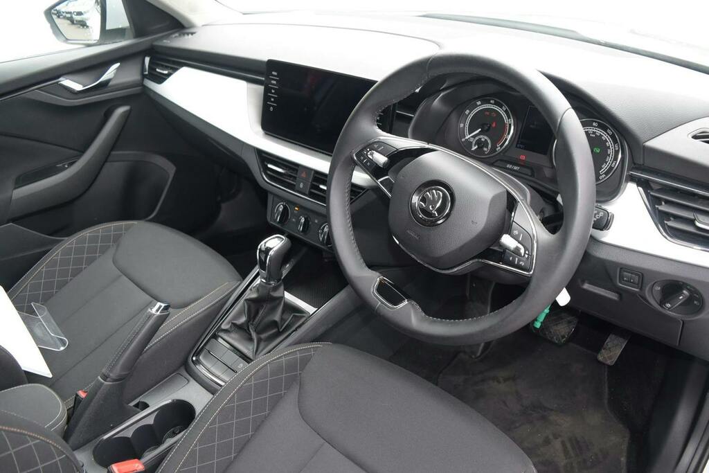 Skoda Kamiq 1.0 Tsi Se Drive Suv Dsg BP73YUD White #6