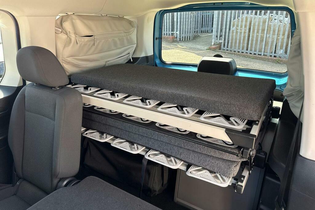 Volkswagen Caddy California Maxi California Maxi Blue #47