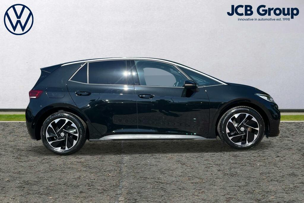 Volkswagen ID.3 Pro 59Kwh Match Hatchback GJ26OJO Black #4