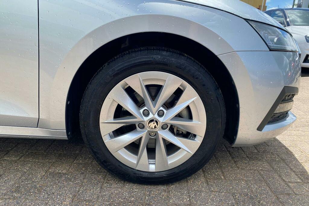 Skoda Octavia 1.4 Tsi Iv 13Kwh Se Technology Hatchback Petro Silver #5