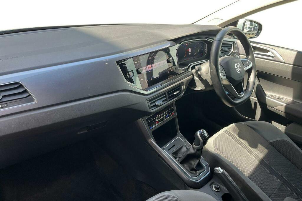 Volkswagen Polo 1.0 Tsi Style Hatchback EF73OZR Silver #2