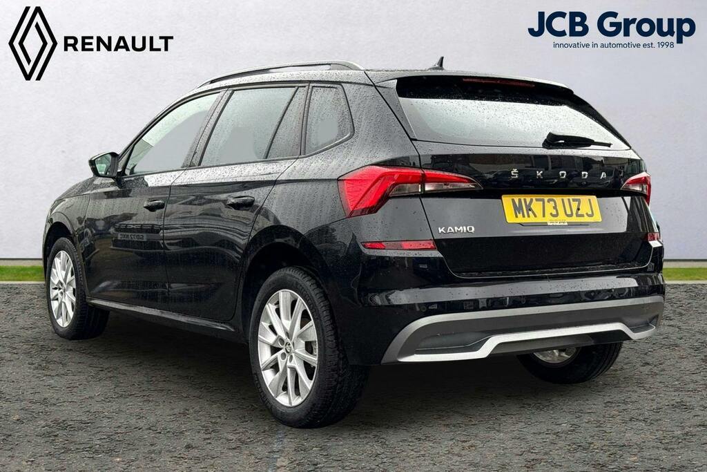 Skoda Kamiq 1.5 Tsi Act Se Drive Suv Dsg MK73UZJ Black #3