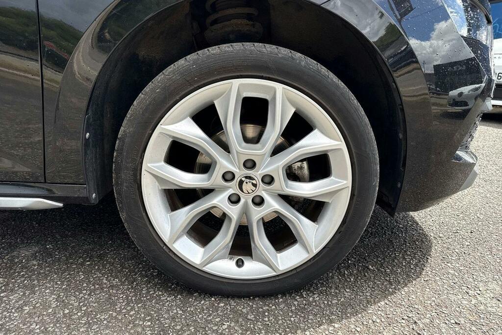 Skoda Kamiq 1.5 Tsi Act Se Suv GD23JYY Black #5