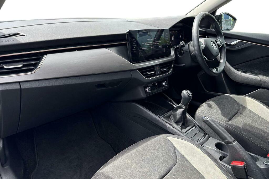 Skoda Kamiq 1.5 Tsi Act Se Suv GD23JYY Black #2