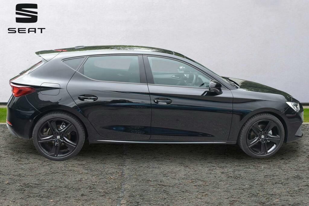 Seat Leon 1.5 Etsi Mhev Fr Black Edition Hatchback Petro GV75UUF Black #4