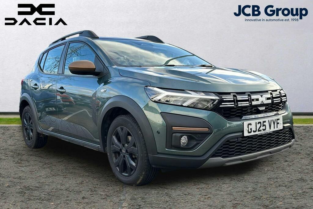 Dacia Sandero Stepway 1.0 Tce Extreme Hatchback Green