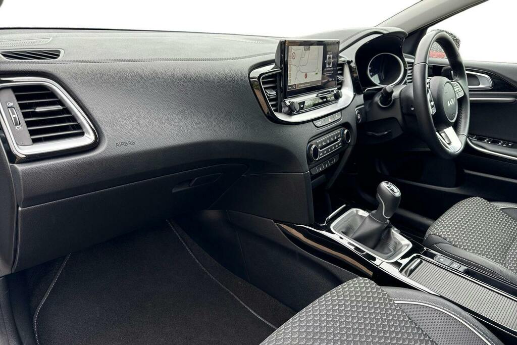 Kia Ceed 1.5 T Gdi 3 Sportswagon Silver #2