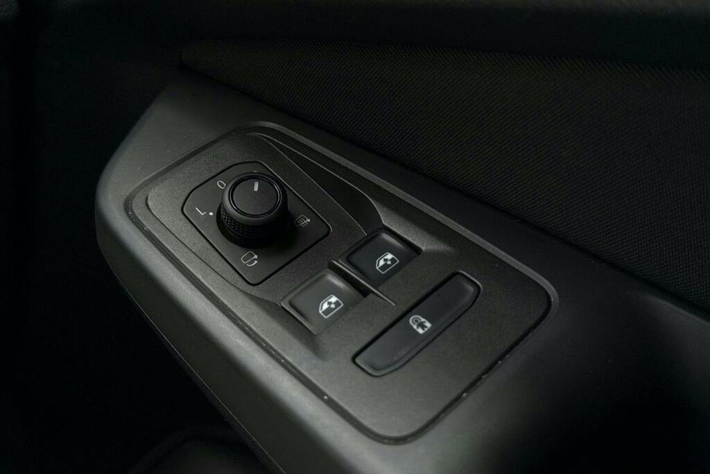 Volkswagen Caddy Life 2.0 Tdi 122 Life Dsg Tech Pack Black #21