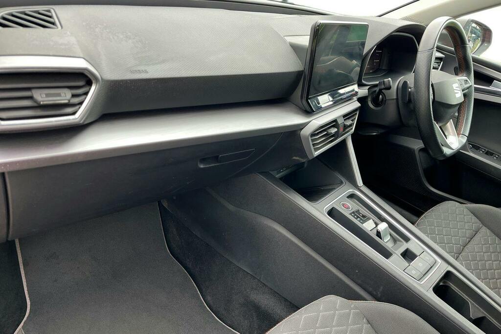 Seat Leon 1.5 Etsi Mhev Fr Estate Hybrid Dsg Red #2