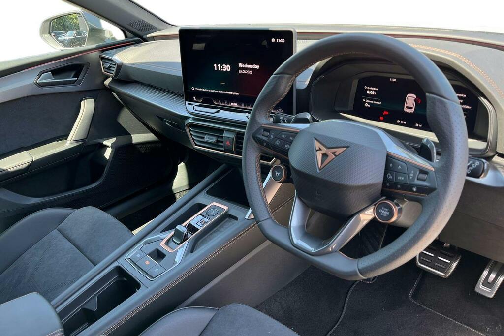 Cupra Leon 1.5 Ehybrid 25.8Kwh Vz1 Estate Plug In White #6