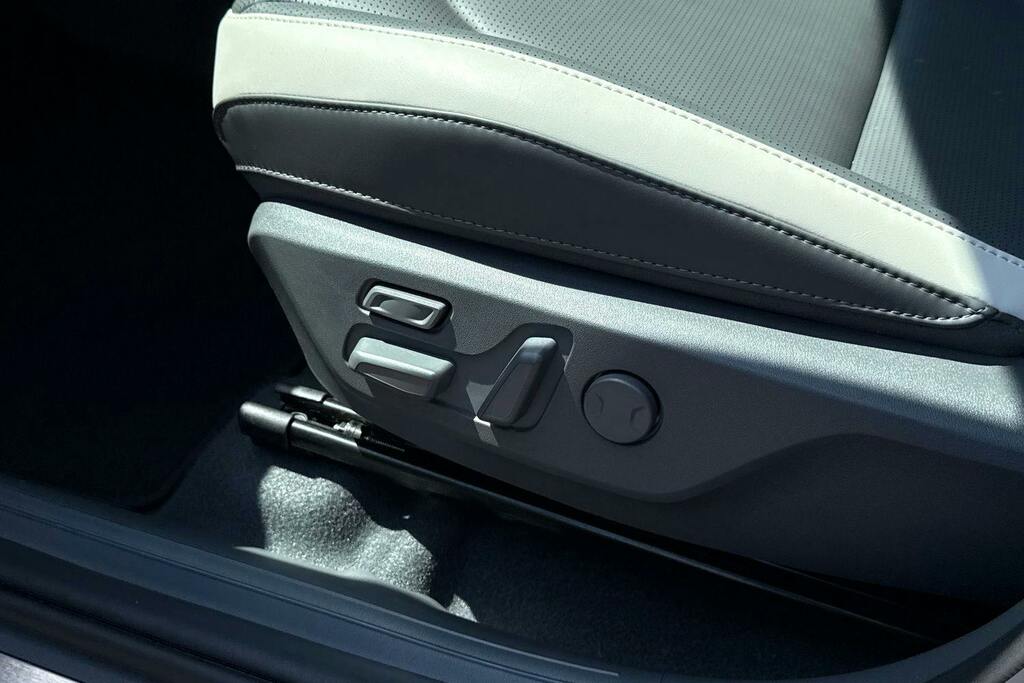Kia EV3 81.4Kwh Gt-line S Suv 201 Bhp Grey #40