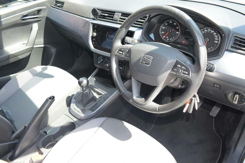 Seat Arona 1.0 Tsi Se Technology Suv White #6