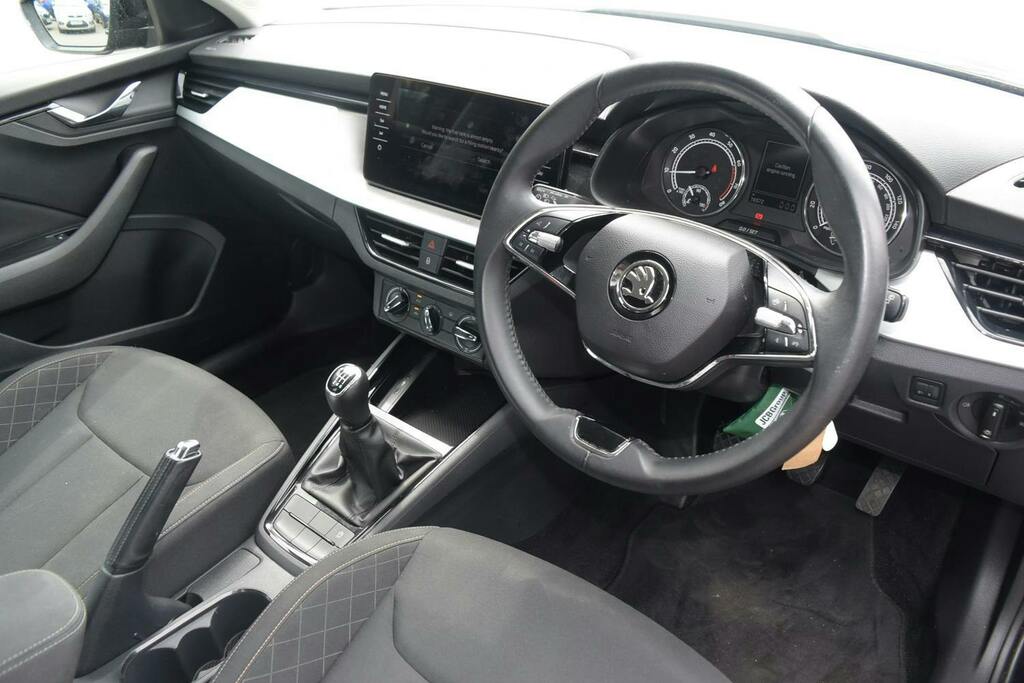 Skoda Kamiq 1.0 Tsi Se Drive Suv Black #6
