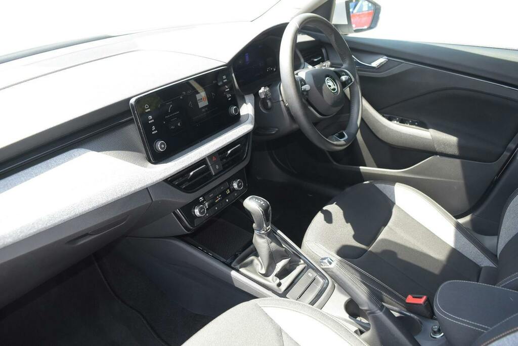 Skoda Kamiq 1.0 Tsi Se Suv Dsg White #2