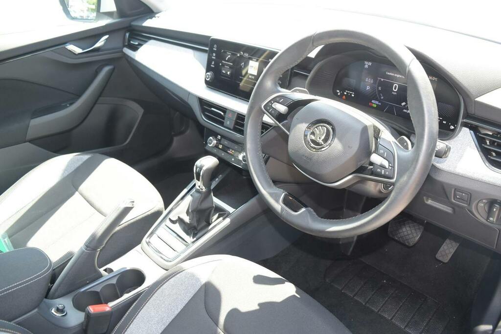 Skoda Kamiq 1.0 Tsi Se Suv Dsg White #6