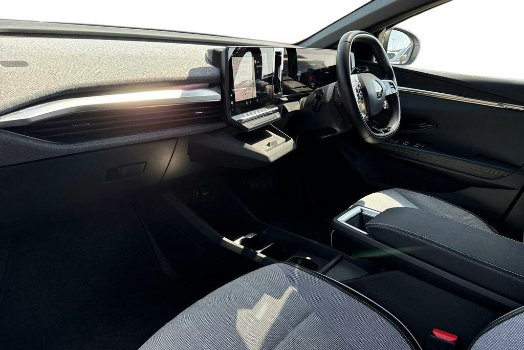 Renault Megane E-Tech 60Kwh Techno Plus Hatchback White #2