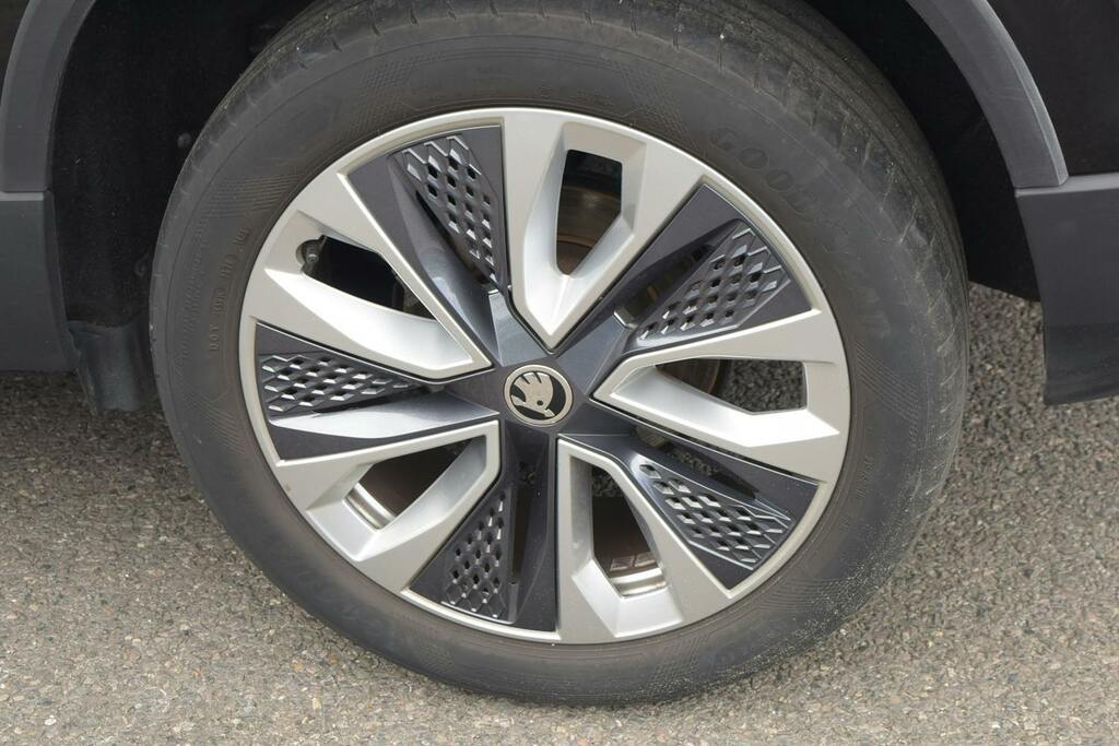Skoda Karoq 1.5 Tsi Act Se L Suv Black #5
