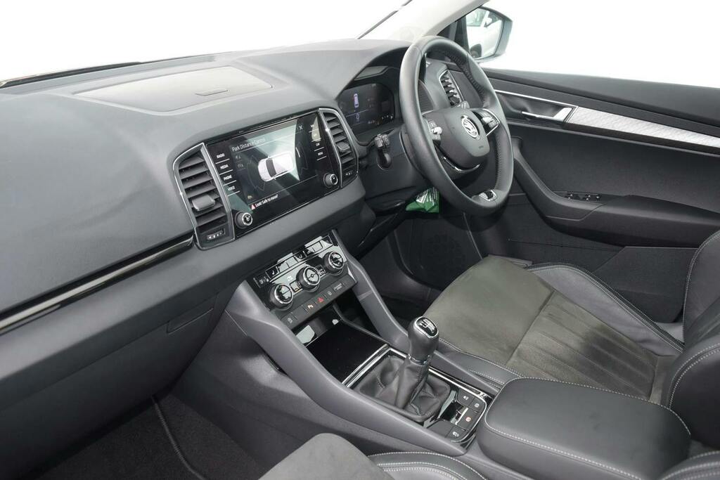 Skoda Karoq 1.5 Tsi Act Se L Suv Black #2
