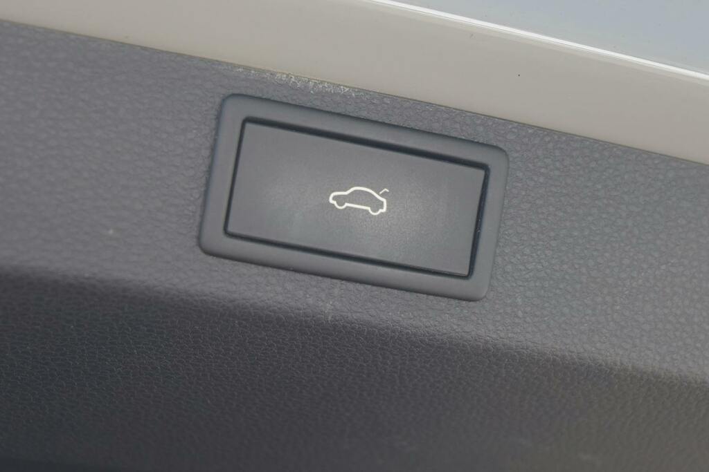 Skoda Karoq Se Technology Grey #36