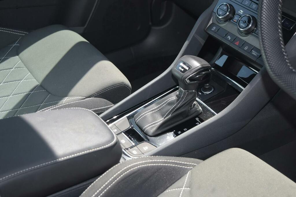 Skoda Karoq Se Technology Grey #15