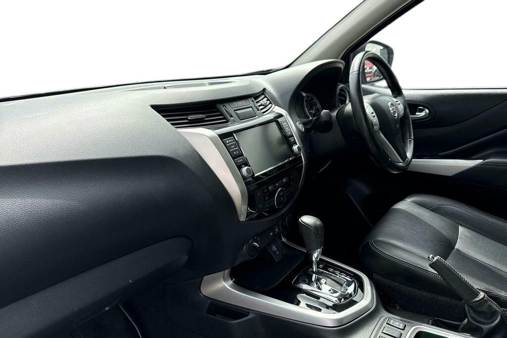 Nissan Navara 2.3 Dci Tekna Pickup Double Cab 4W Black #2