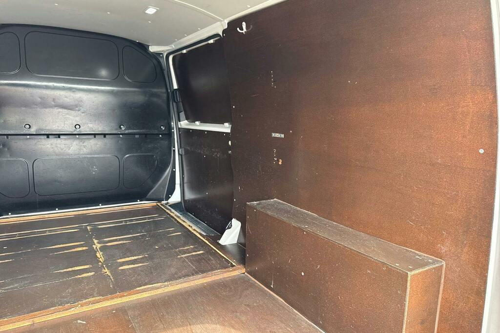 Volkswagen Transporter Highline Grey #15